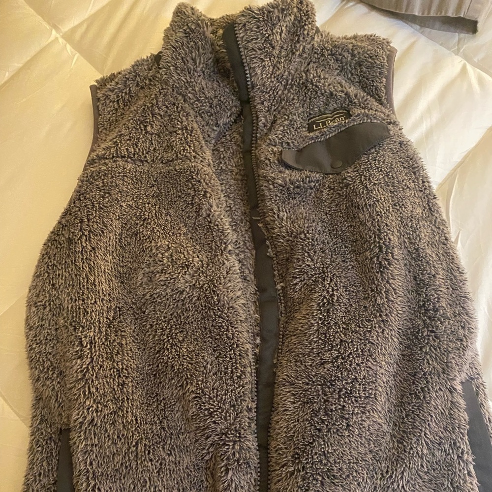 Grey LL Bean womens XS sherpa vest